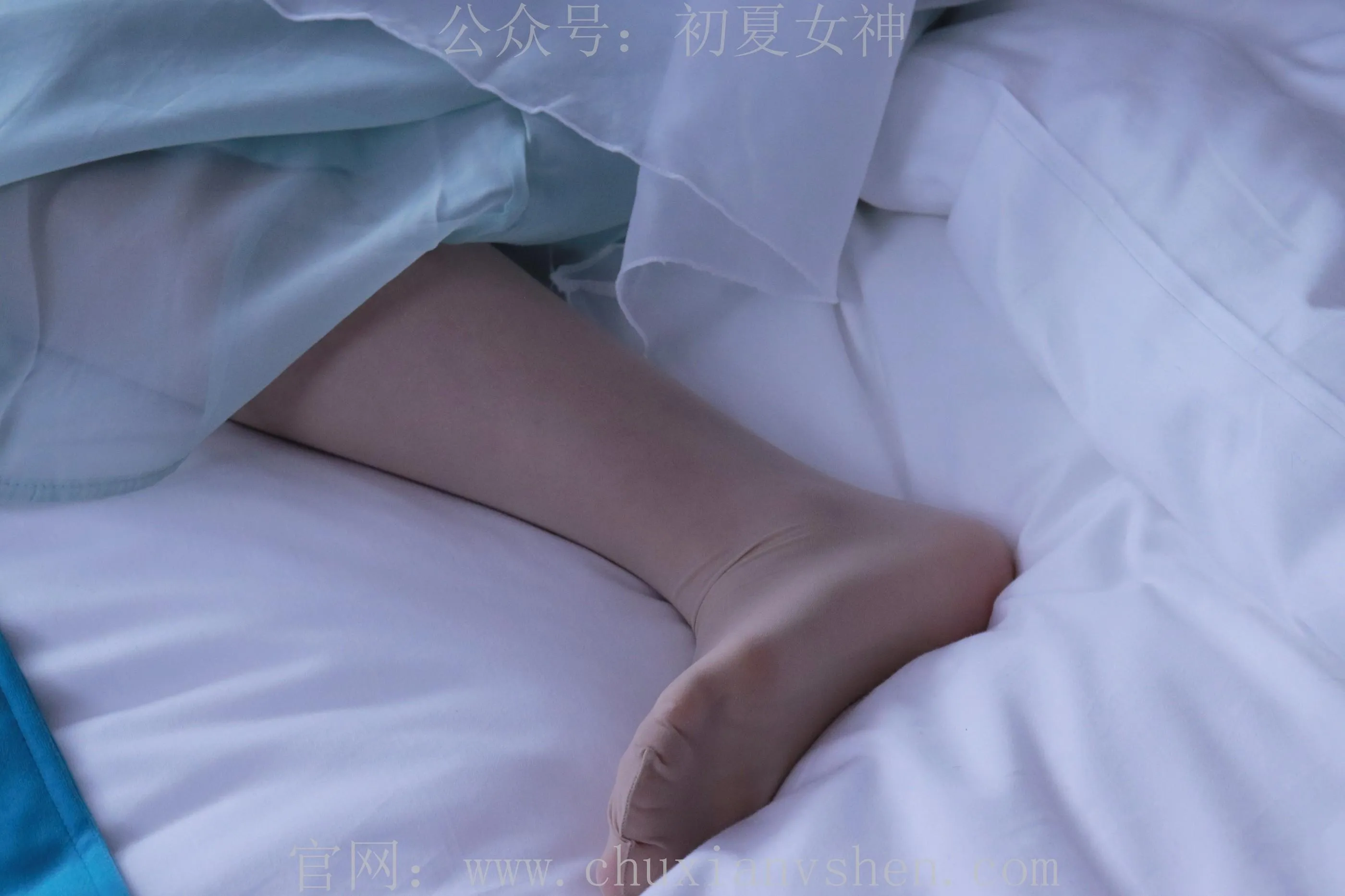 初夏女神 NO.009 念念 绿野仙踪M码连衣裙搭回力球鞋 [120P]插图9